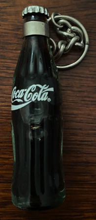 M06025-1 € 8,00 coca cola mini flesje tevens  sleutelhanger